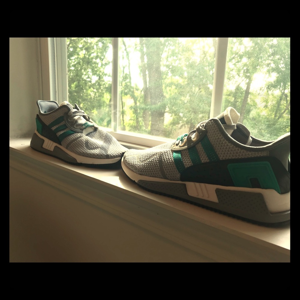 Men’s size 10 Adidas ADV EQT shoe